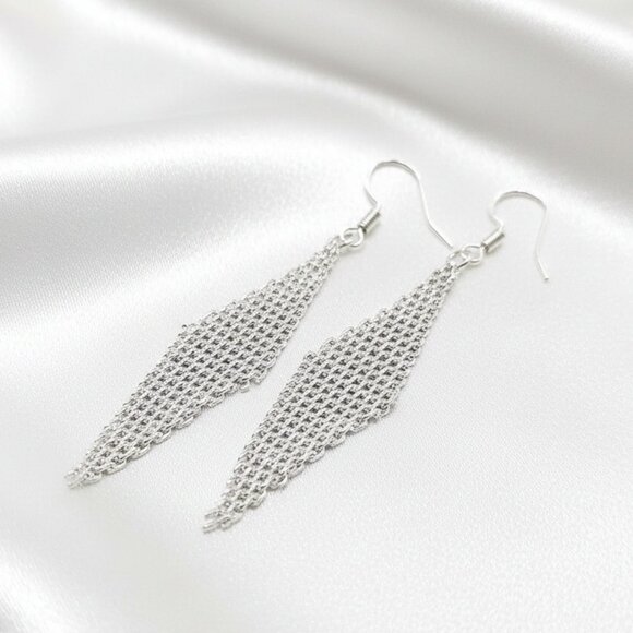 Source Unknown Jewelry - Silver Tone Mesh Chain Mail Drop Dangle Fashion 70s Disco Earrings NWOT